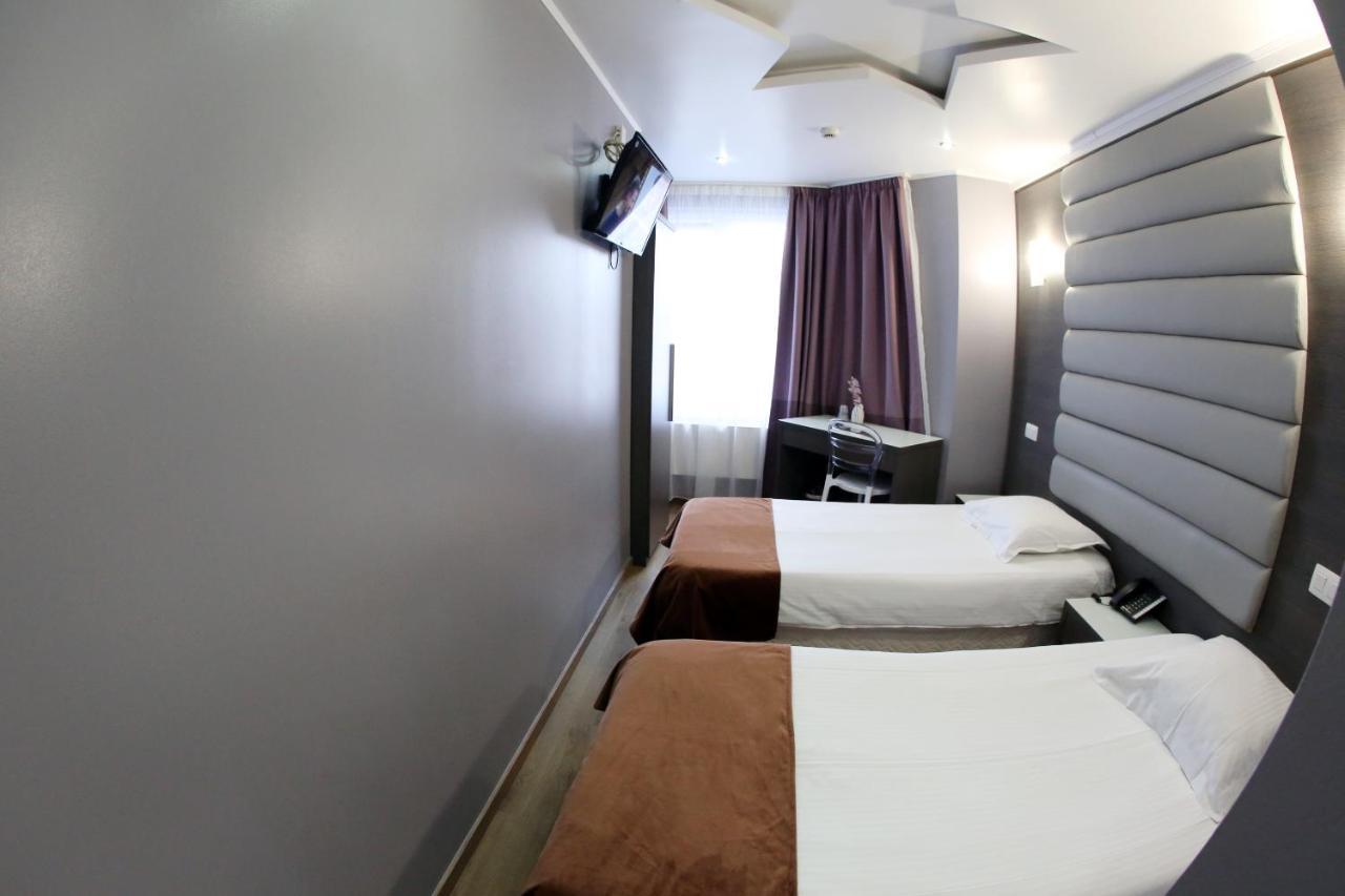Hotel Phenix Дилбеек Екстериор снимка