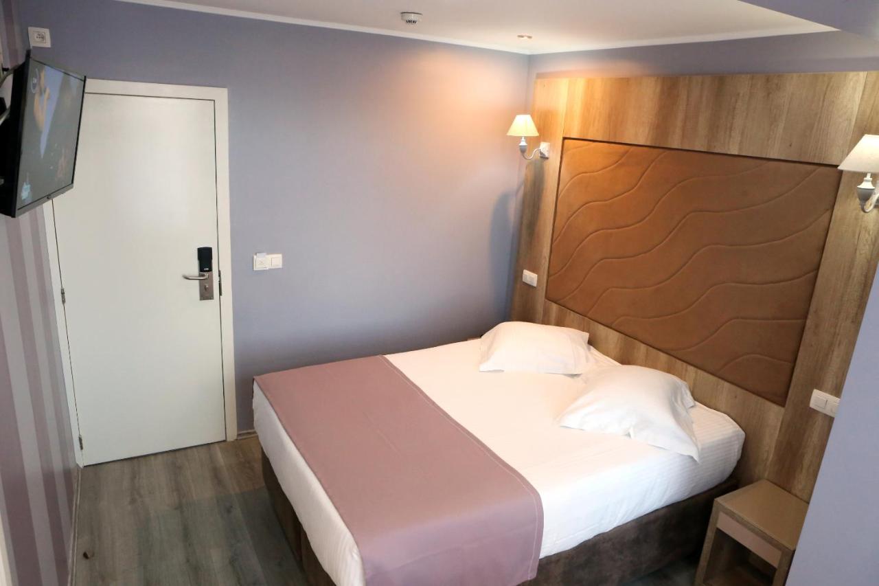 Hotel Phenix Дилбеек Екстериор снимка